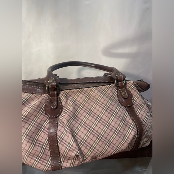 Burberry bag with COA - Picture 4 of 4